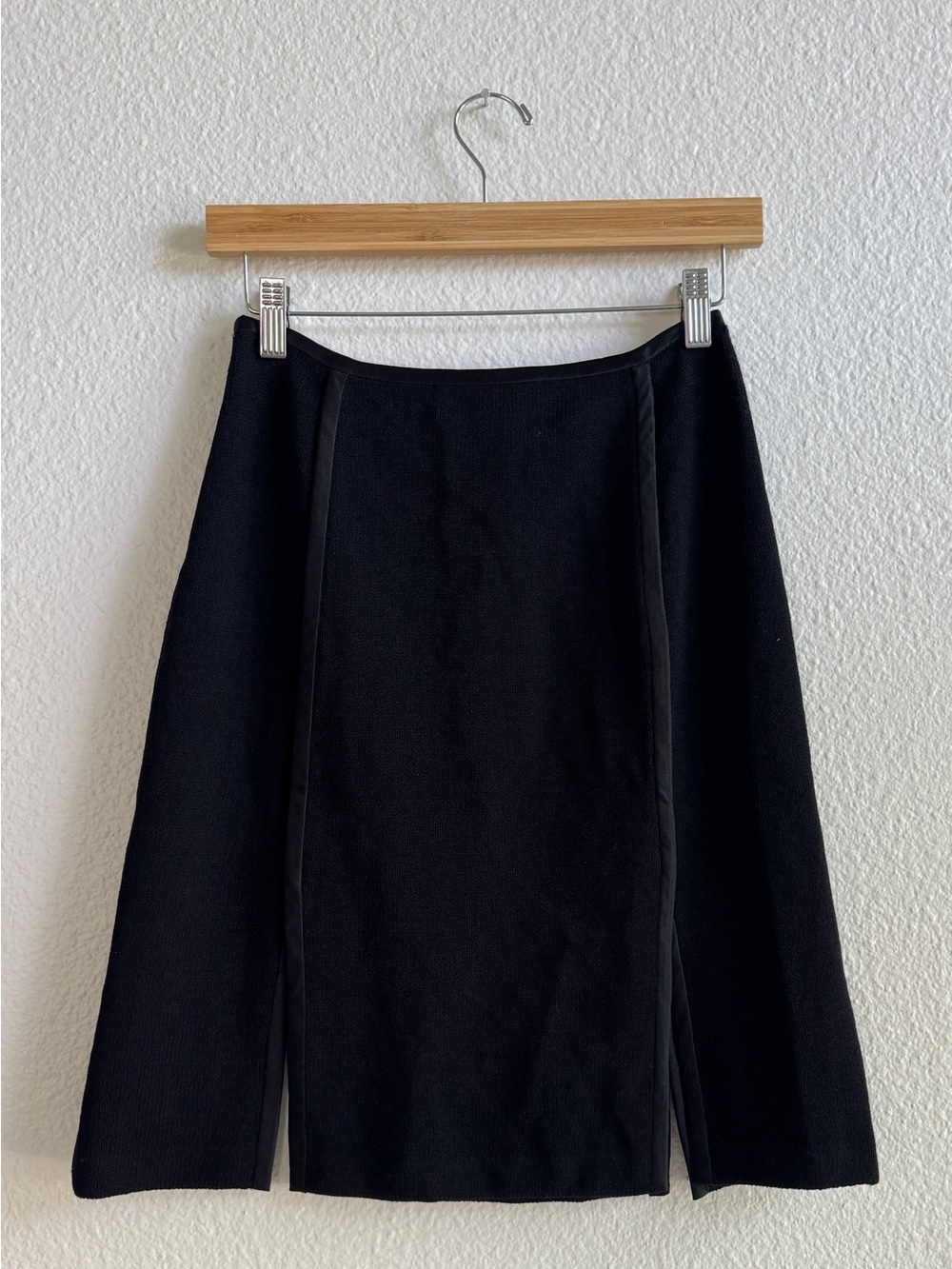 ST JOHN Black Slit Woo Skirt